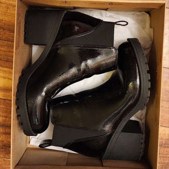 Dirty Laundry Patent Black Lido Boots - Picture 3 of 5